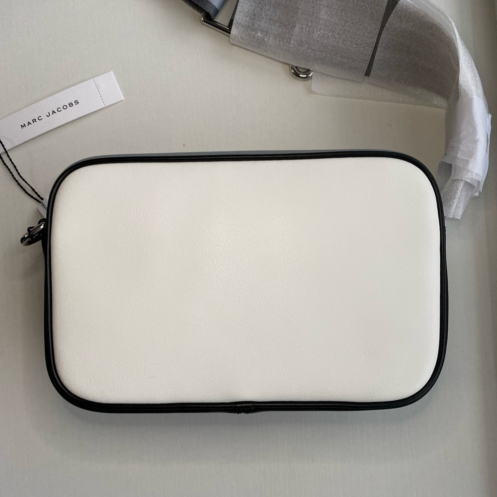 NWT Marc Jacobs Looney toons Bugs Bunny Camera Bag Crossbody - Picture 5 of 8